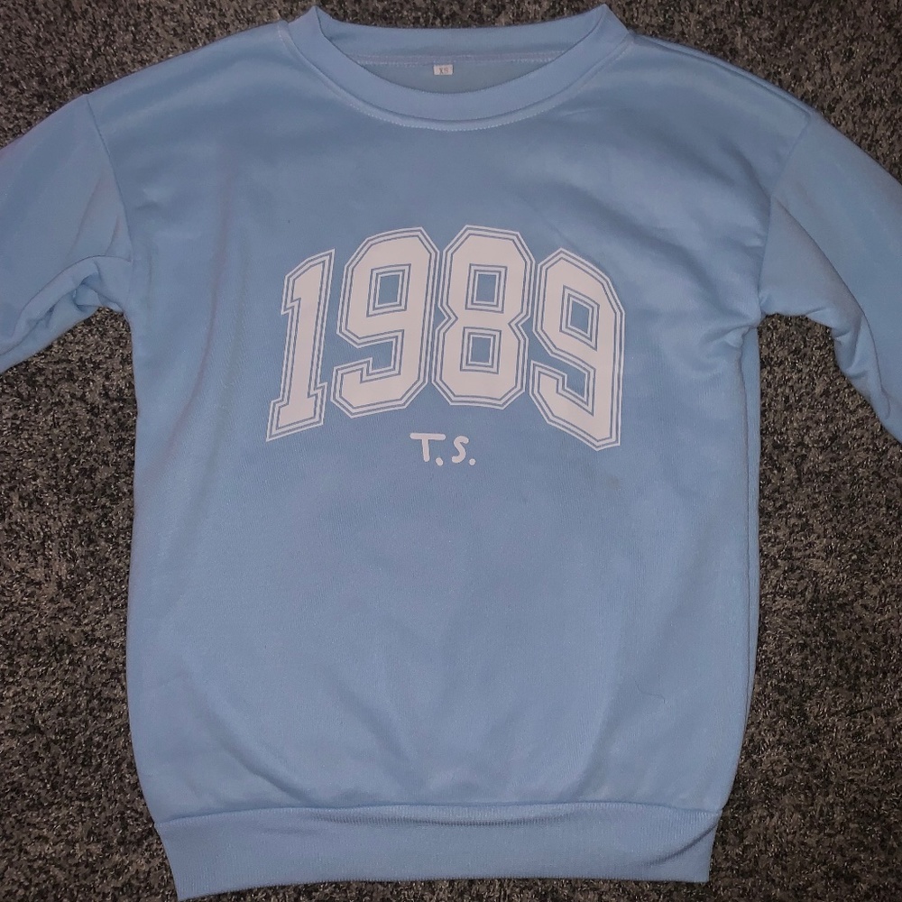 Taylor Swift 1989 XS official sweatshirt